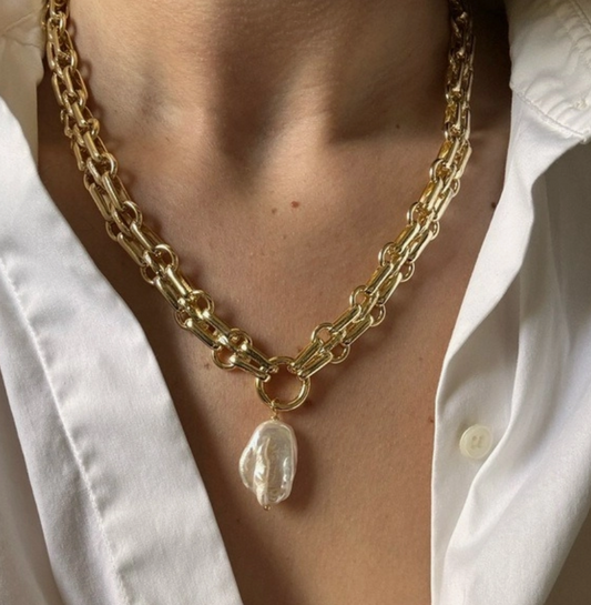 Ovo Pearl Chain Necklace